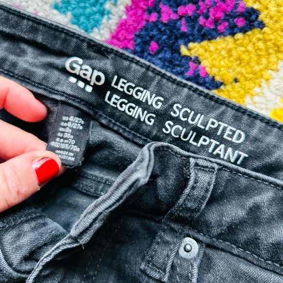 GAP Women’s Charcoal Mid Rise Sculpted Distressed Denim Leggings Size 4/27 - Picture 6 of 6